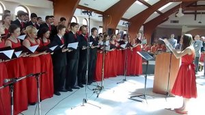 Сербский хор исполняет гимн России