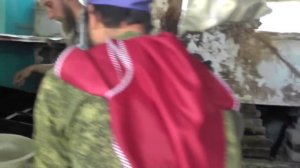 Учяатся печь хлеб в русской печи