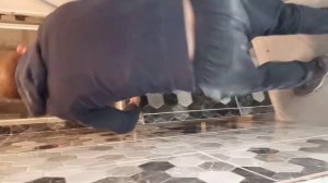 Устройство съемной задней стенки в туалете #задняястенкатуалет#доступктрубам#туалет