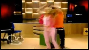 Ahi Estre - Ahi Estare - Facundo Gambandé & Mercedes Lambre