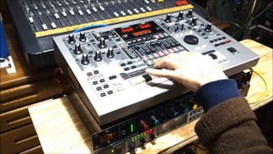 Roland MC 505 Groovebox Synth / Drum Machine