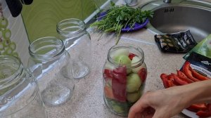 СЛАДКИЕ МАРИНОВАННЫЕ ЗЕЛЁНЫЕ ПОМИДОРЫ С ПЕРЦЕМ И ЛУКОМ  ?