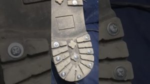 Как сделать, чтобы рабочие ботинки с плохой подошвой, не скользили зимой.