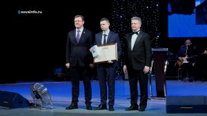 Дмитрий Азаров наградил сотрудников АвтоВАЗа за вклад в развитие промышленности