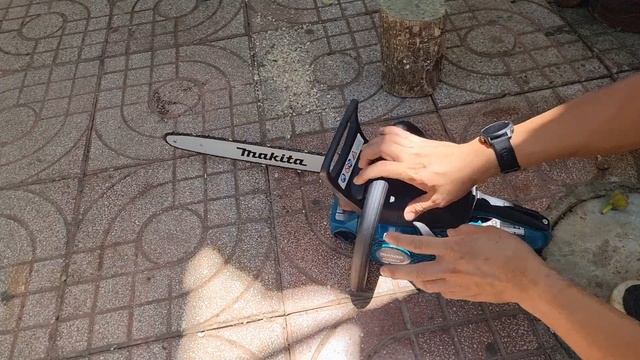 Cưa xích xăng 2 thì Makita EA3201S 99% 2tr5. Lh 0914143131 Huy