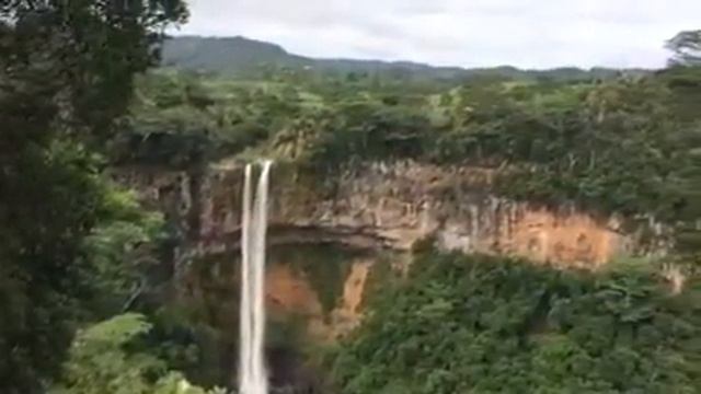 Водопад на Маврикии смотреть онлайн