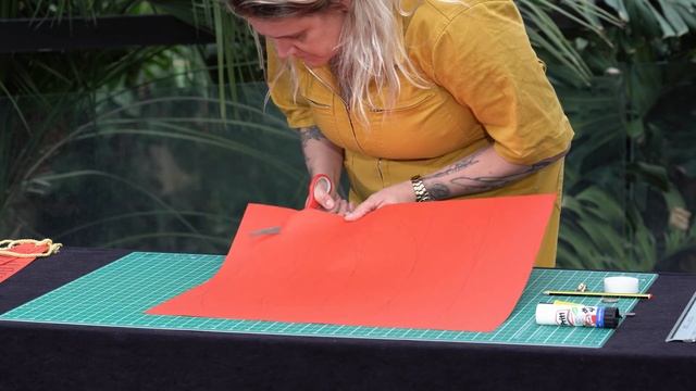 How To: Make a Chinese Lantern for Mid-Autumn Moon Festival смотреть онлайн