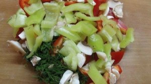 Салат овощной с шампиньонами