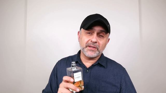 TEN AWESOME SANDALWOOD FRAGRANCES | TOP 10 SANDALWOOD PERFUMES | SANDALWOOD IN PERFUMERY смотреть онлайн