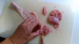 Вкусная и Сочная Куриная ножка фаршированная грибами  и сыром!