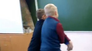 Чем занимаются Мальчики в ШКОЛЕ!