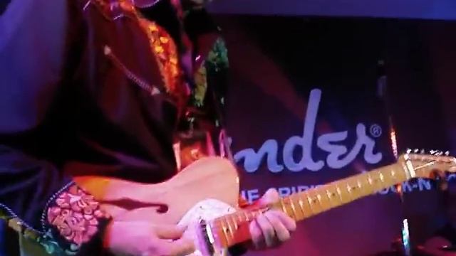 Fender Rock Trio - Mrs. Buckley (3 of 5) - Live at Fender, Musikmesse 2012 смотреть онлайн