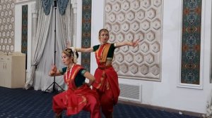 Танцует Враджадеви - дочь Е.М.Чайтанья Чандра Чаран Прабху и м.Локешвари*Алматы 26.01.20.