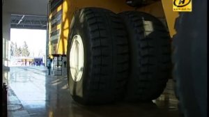 Самый большой в мире самосвал БелАЗ объехал вокруг Земли