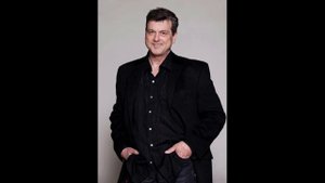 Les Mckeown - Love Is Just A Breath Away