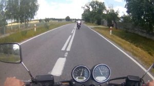 Honda X4 vs Yamaha R1