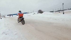 Hasky F8 450 VS AVANTIS 450 Pro Первый выезд на кросс трассу. Шиповка ДЮБЕЛЬ VS KOLD KUTTER