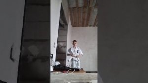 карате киокушинкай показываю, как делать лол кик. маггире Малаши, Малаши голову ушира. ой, Малаши!