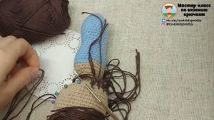 Видео-урок. Простой способ крепления волос из ниточек вязаной кукле