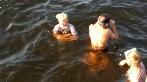 кто последний продержится в ледяной воде