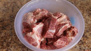 Шашлык из ошейка маринованный в кефире