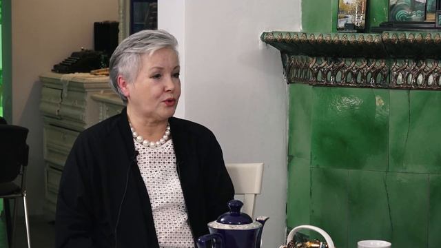 Ирина Бушухина и оренбургский пуховый платок.