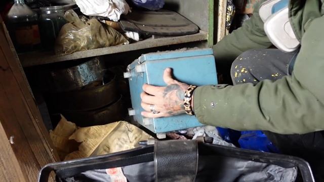 РАЗБОР ГАРАЖА НАСЛЕДНИКОВ, ВЫВОЗИЛИ ЧЕРМЕТ ЦЕЛЫЙ ДЕНЬ, СКОЛЬКО ЗАРАБОТАЛИ НА ХЛАМЕ?