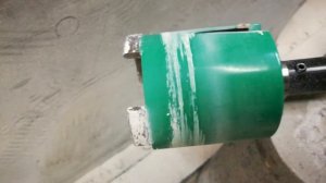 Видео №6. Достаем керн из отверстия в бетоне для подрозетника