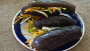 Фаршированные синенькие (баклажаны)