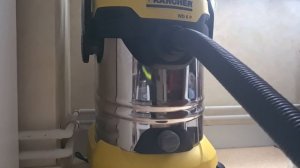 [Kärcher WD 6P] Vacuuming up black hose