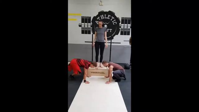 Виктор Блуд и Огромная девушка смотреть онлайн