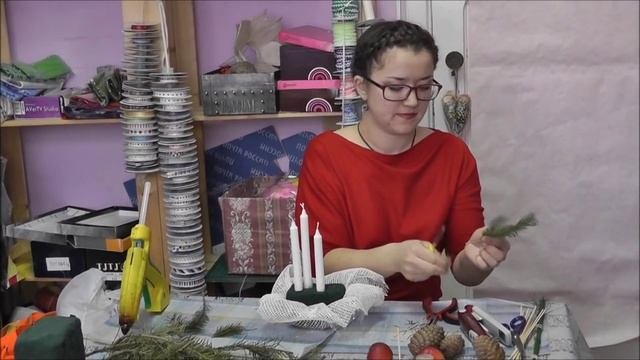 Новогодняя композиция с живыми цветами. Мастер-класс