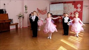 танец полонез ГУО "Ясли-сад №120 г.Гомеля"