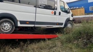 Работа эвакуатором и эвакуатором-манипулятором. Вытаскиваем газель из забора. 8 937 536 30 36