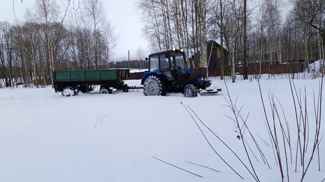 К нам приехал синий трактор!