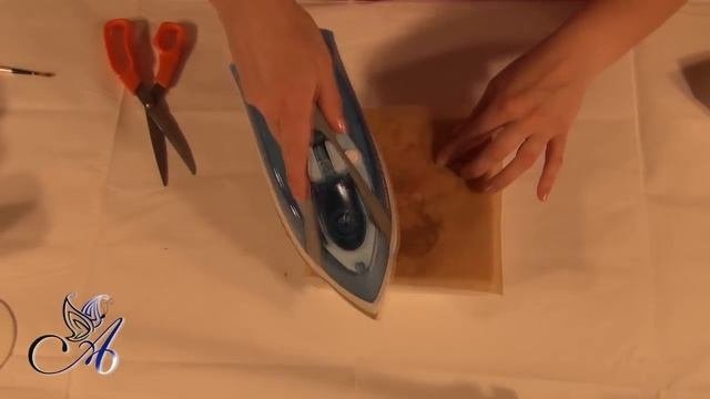 Decoupage tutorial on wooden box - how to use an iron to glue napkins