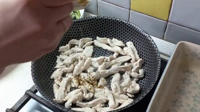 Теплый Салат из стручковой фасоли и Куриной грудки! смотреть онлайн