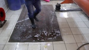 Стирка очень грязного ковра устранение растяжения
