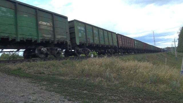 2ТЭ10У-0454 и 2ТЭ10М-2217 [РЖД] смотреть онлайн