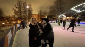 КОРЕШ, АКУЛИЧ, И ВЛАД КУЕРТОВ НА КАТКЕ. ПОДКАТ К МИЛФАМ.