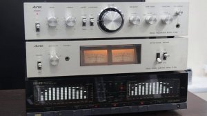 Aurex SY-335 & Aurex SC-335 усилители предварительный и оконечный со стрелочными индикаторами.