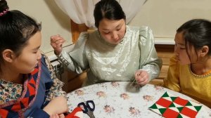 "Кыбытык тигии" 2-с Лүүчүн нэһилиэгин эдэр талааннаах иистэнньэҥэ Евдокия Антоновна Дмитриева