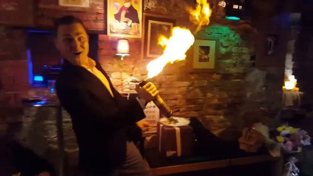 недорогое кафе для дня рождения - лофт Лебедь, Москва смотреть онлайн