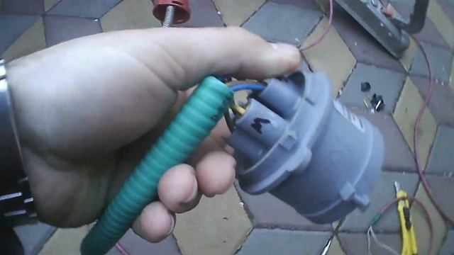 Замена штатного разъёма проводки прицеп + авто на не стандартный трехфазный смотреть онлайн