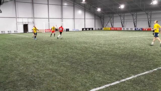 ЛФЛ. Зимний кубок. "МИФ" 5:5 "Классико ЮЗ" - 2й тайм смотреть онлайн