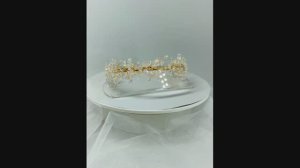 Золотистый ободок с веточкой из хрустальных бусин ручной работы