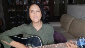 Песня " Моря гладь", автор Алла Минчхава. Исполняет Ирина Нифонтова.