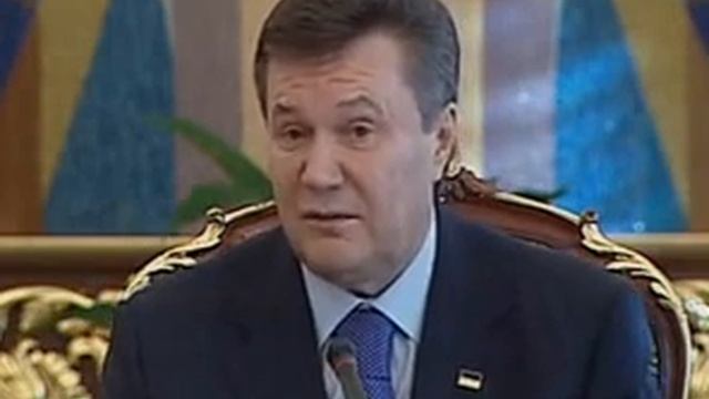 Янукович спасает деревья смотреть онлайн