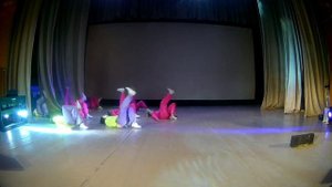 1. Студия современного танца Антракт, номер «Руки Вверх»