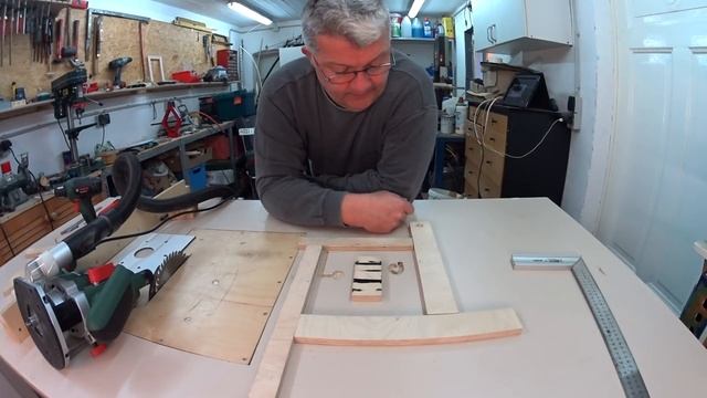 ? Oberfräse mit Fräslift-Eigenbau in Tisch einbauen (bench router) Teil 1/2